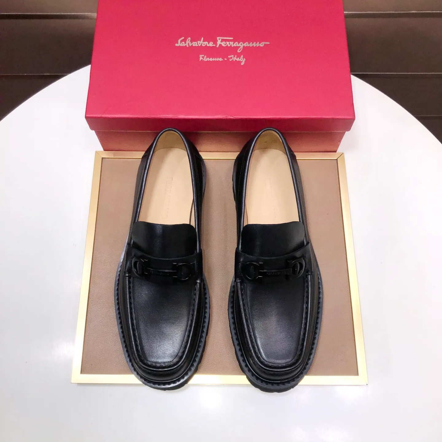 Men's shoes 💰680💰[Ferragamo/Ferragamo] The latest model in the counter. Original imported high-quality cowhide with open sides + imported 🐂 water-dyed cowhide lining + original luxury metal buckle + original combined outsole. No pressure for comparison. 39–45 (45 is custom-made and cannot be returned or exchanged)